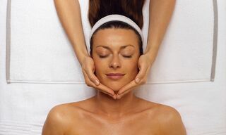 45 Minute Facial + 15 Minutes Reiki Healing