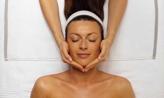 45 Minute Facial + Dermaplaning
